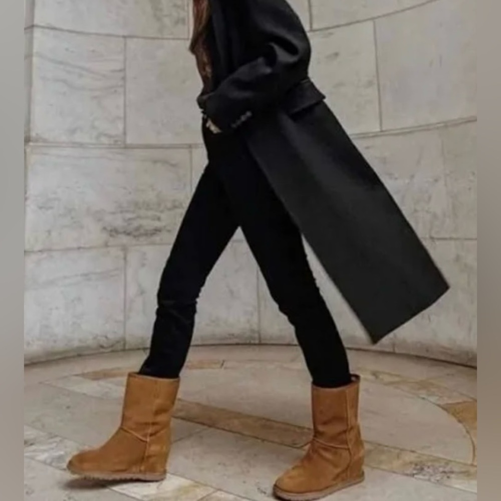 UGG Women’s Chelsea Classic Femme Wedge Boot - Barely Used - Size 6.5